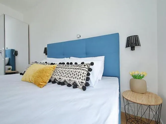 Apartments Dalmatia In Preko, Island Ugljan, With Swimmingpool Preko