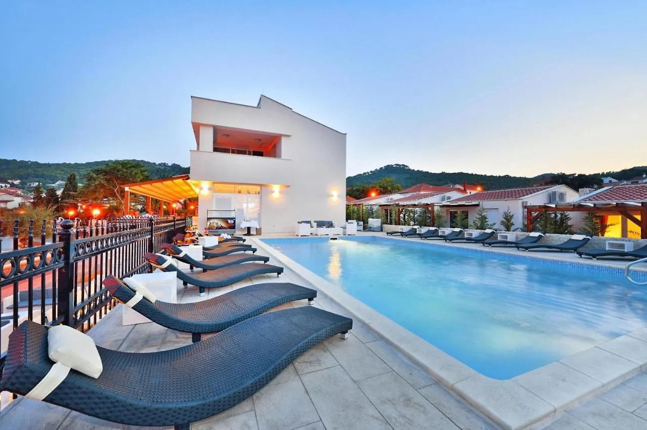 Apartments Dalmatia In Preko, Island Ugljan, With Swimmingpool Preko