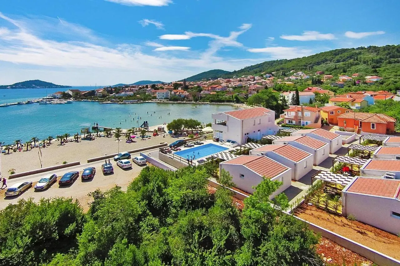 Apartments Dalmatia In Preko, Island Ugljan, With Swimmingpool 0*, Preko