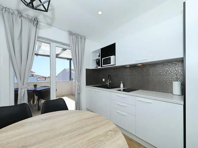 Apartments Dalmatia In Preko, Island Ugljan, With Swimmingpool Preko