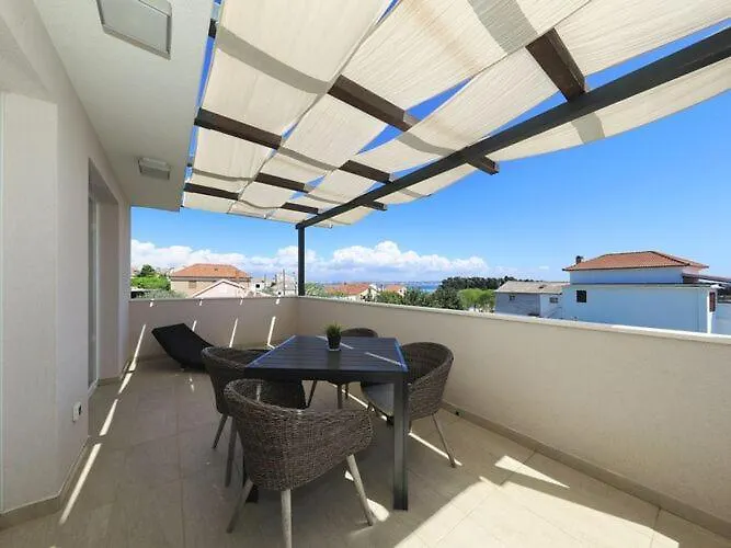 Apartments Dalmatia In Preko, Island Ugljan, With Swimmingpool 0*, Preko