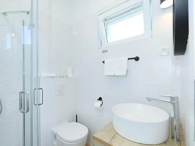 Apartments Dalmatia In Preko, Island Ugljan, With Swimmingpool 0*, Preko Croatia