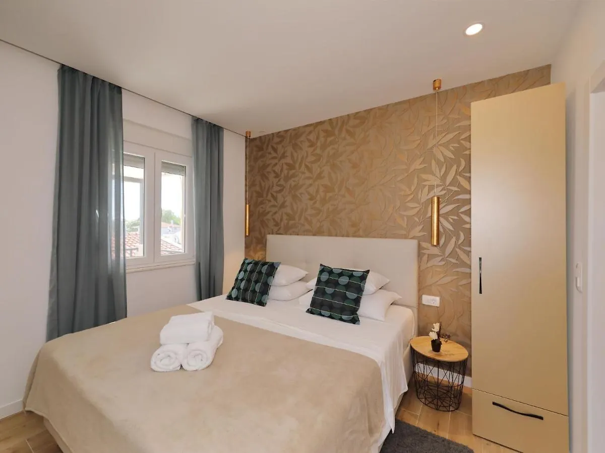 Apartments Dalmatia In Preko, Island Ugljan, With Swimmingpool