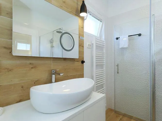 Apartments Dalmatia In Preko, Island Ugljan, With Swimmingpool 0*, Preko